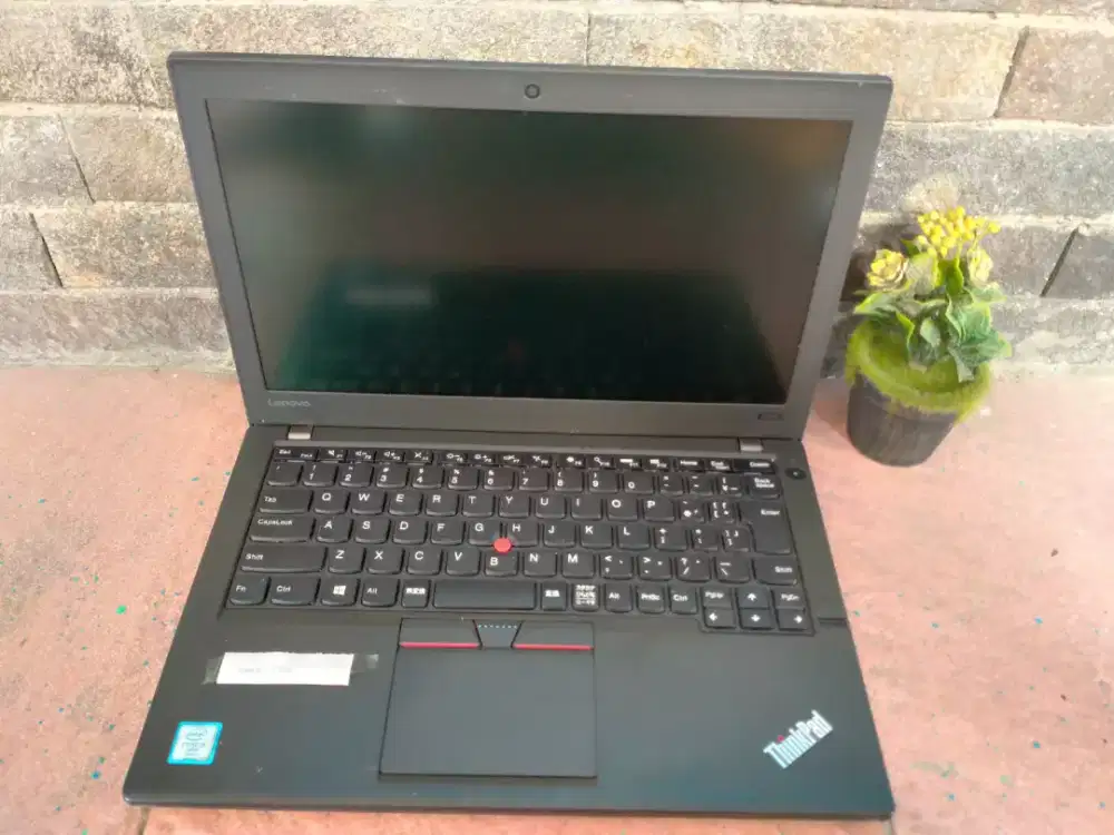 Laptop Thinkpad X260/core i5 gen6/RAM 16gb/SSD128gb/12,5inc siap pakai