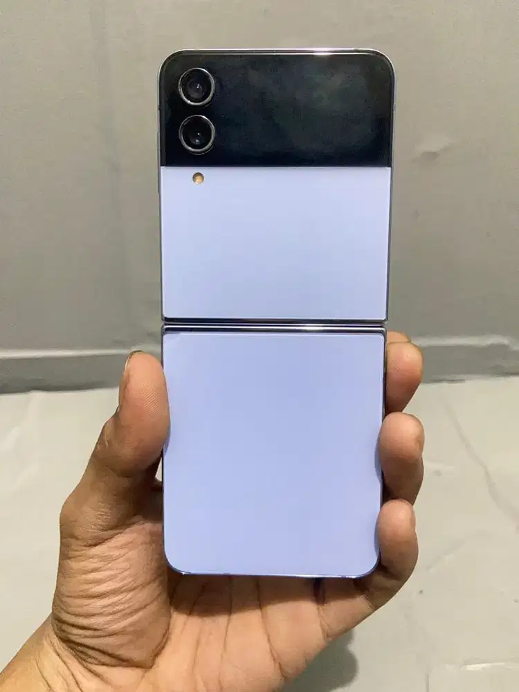 Samsung Z Flip 4 8/256 SEIN