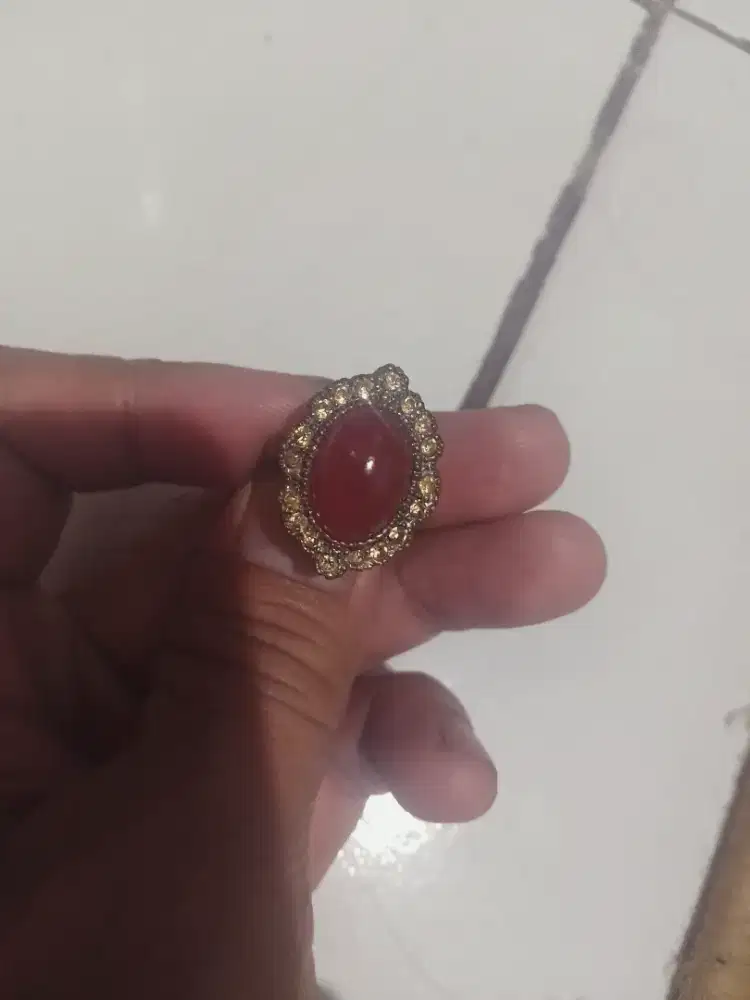 Batu cincin merah
