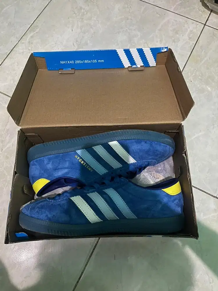 sepatu adidas amsterdam