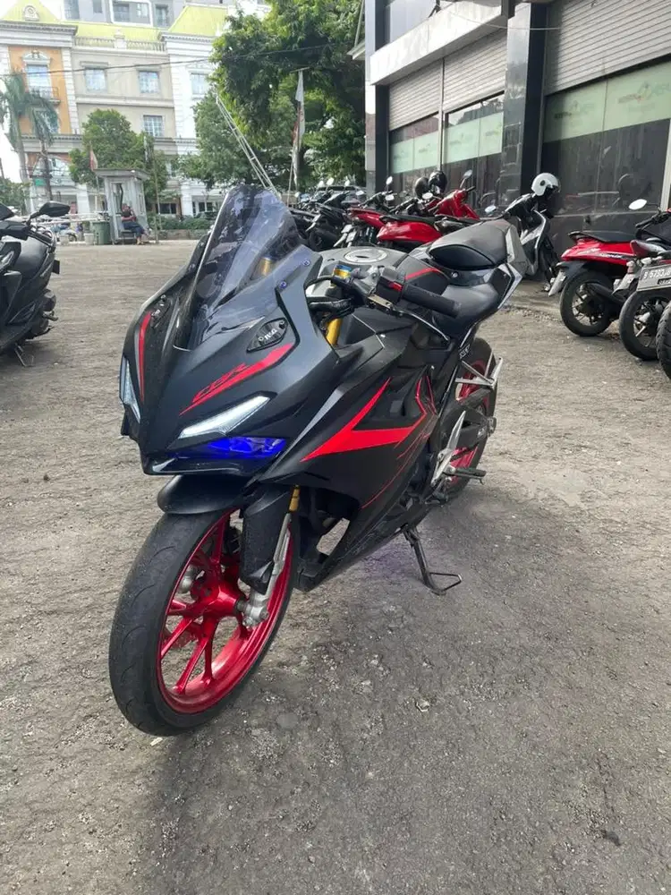 CBR 150 Tahun 2022 black red