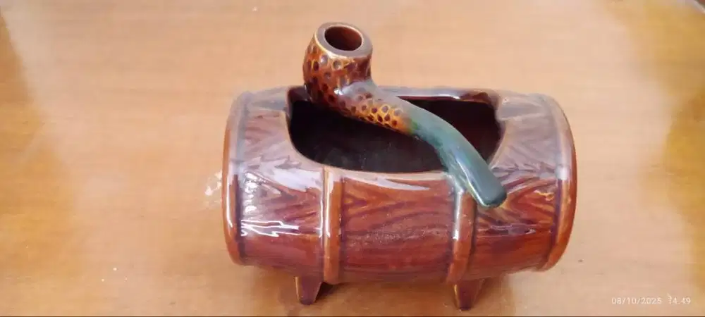 Pajangan keramik coklat