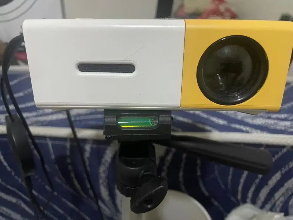 Mini proyektor second