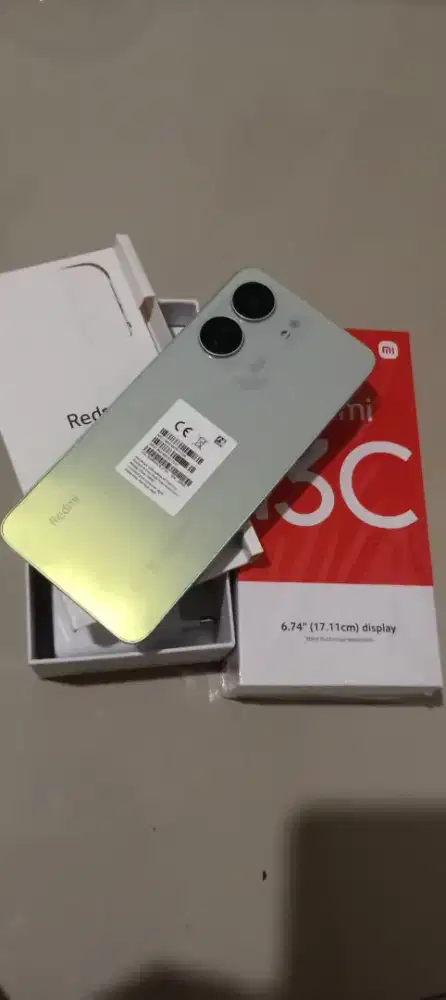 Dijual redmi 13c 8/256 komplit normal