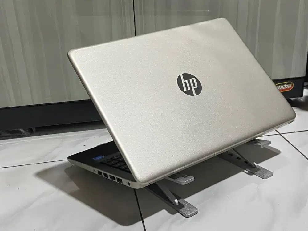 Mau Jual Hp 14s-cf1047TU Intel Celeron N4205U RAM 8 GB SSD 256GB MULUS