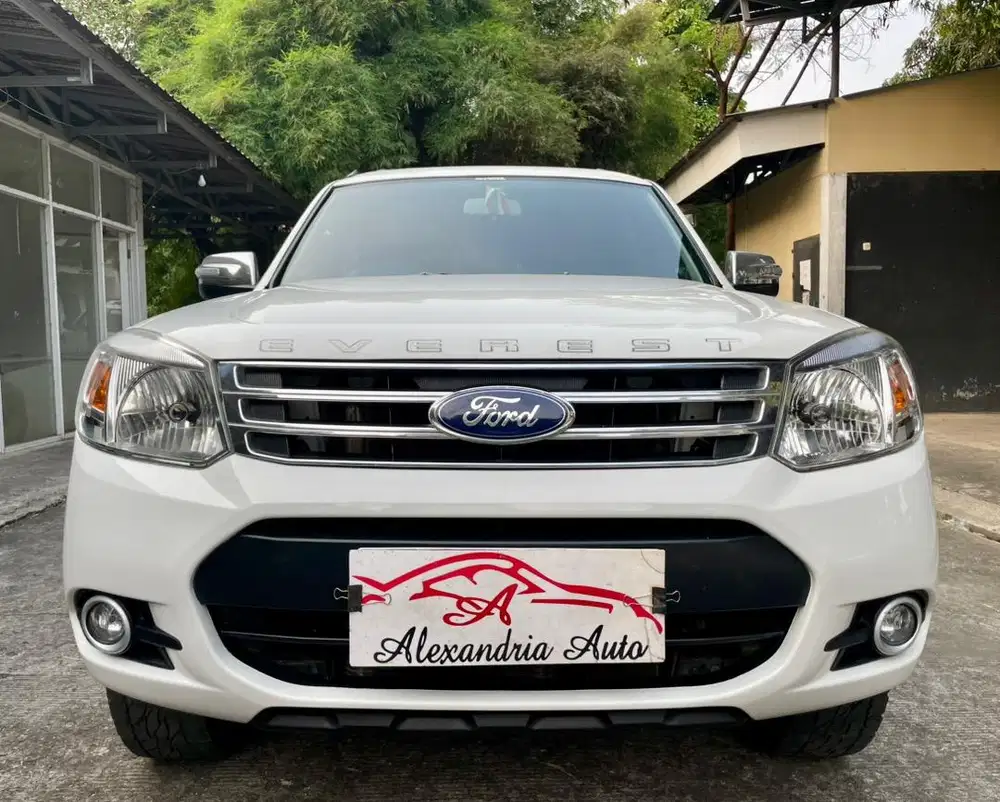 Ford Everest 2014 XLT 2.5 AT TDCI Putih Tgn 1 dr baru Super istimewa!