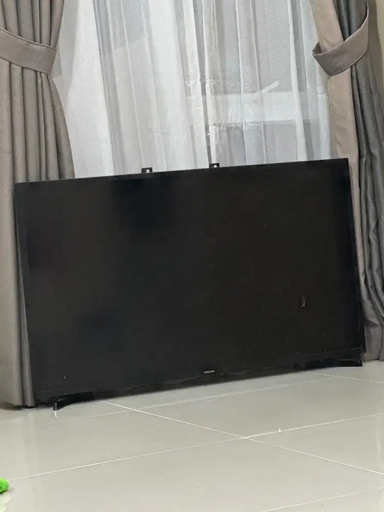 Dijual TV Rusak, layar bergaris dan biru