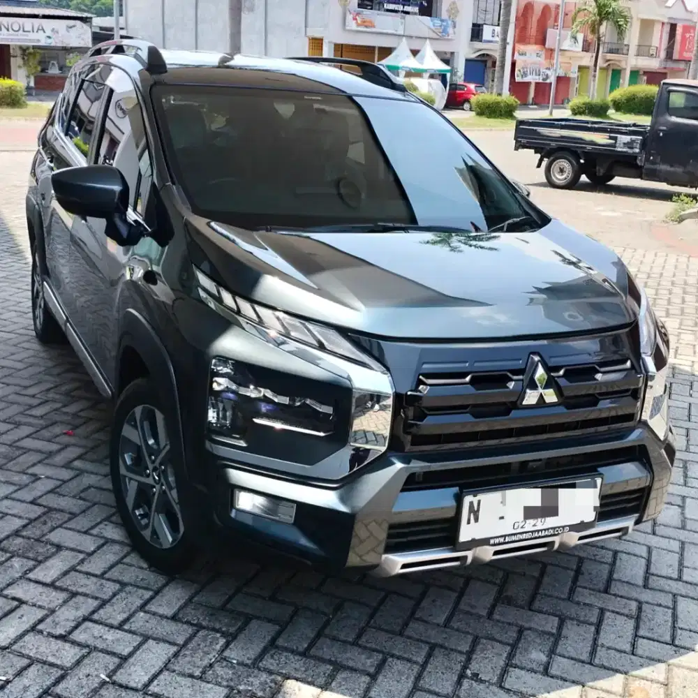 Xpander Cross Premium Super Like New Low KM