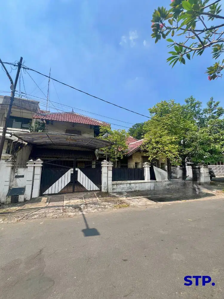 Rumah 2 lantai hoek di Rungkut Asri Utara jalan kembar  ex kantor