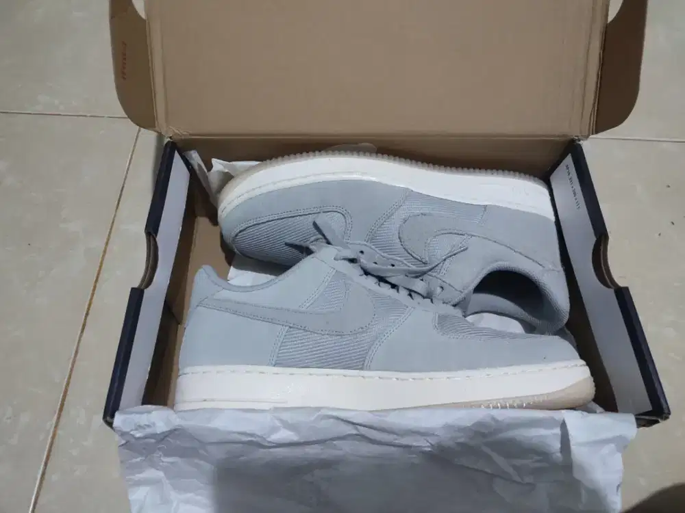 Sepatu Nike Air Force 1 '07 LV8