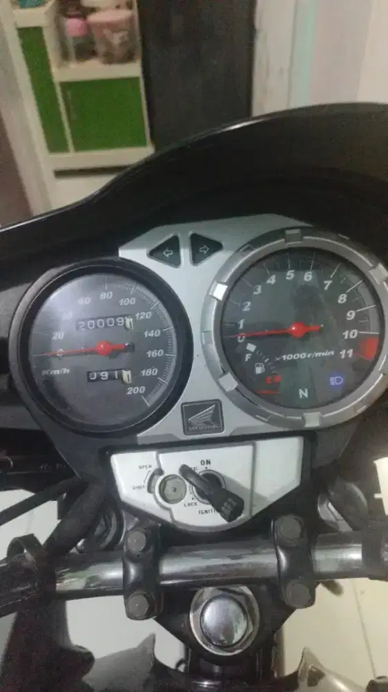 Tiger revo 2009 km 20.000 asli