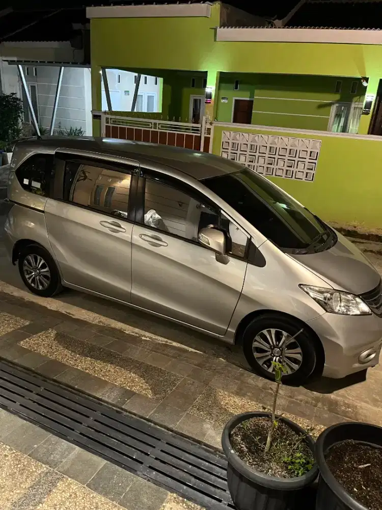 Honda Freed PSD at