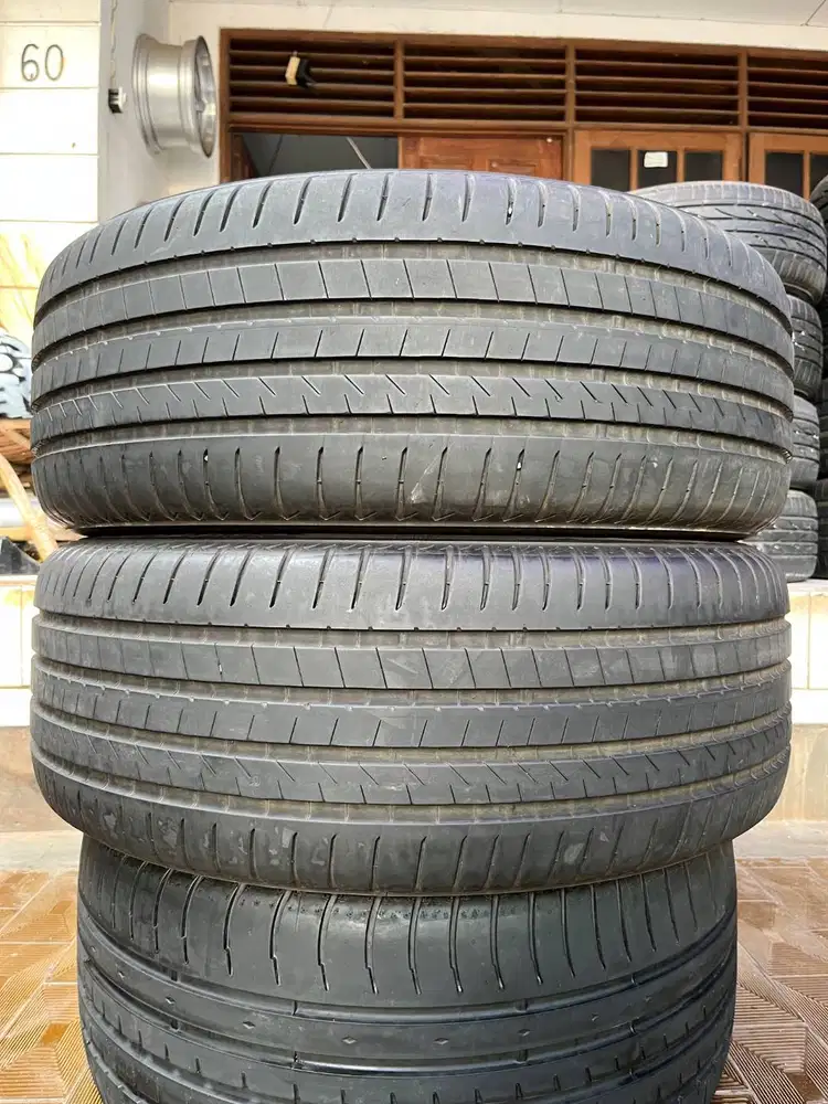 Ban Bridgestone Alenza 001 235 55 r19 2Pcs