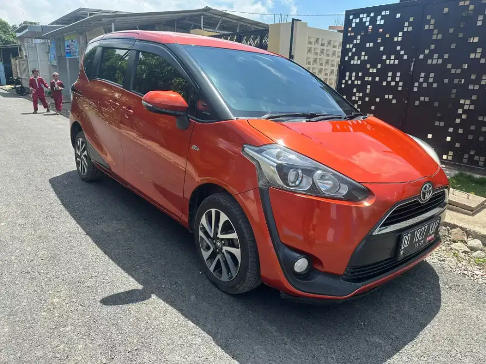 Toyota Sienta V MT tahun 2016