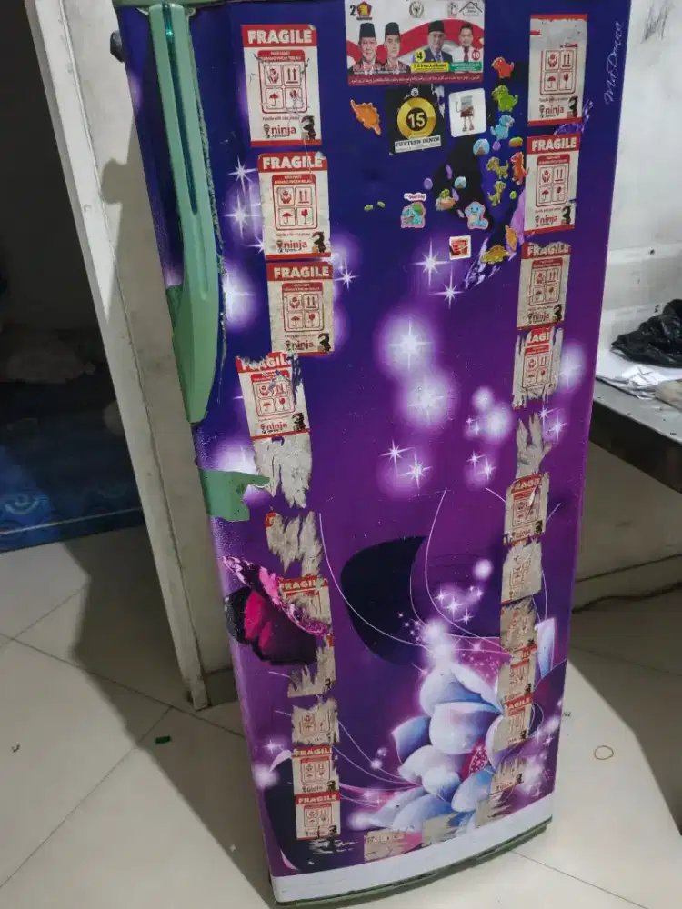 kulkas 2 pintu masih berfungsi