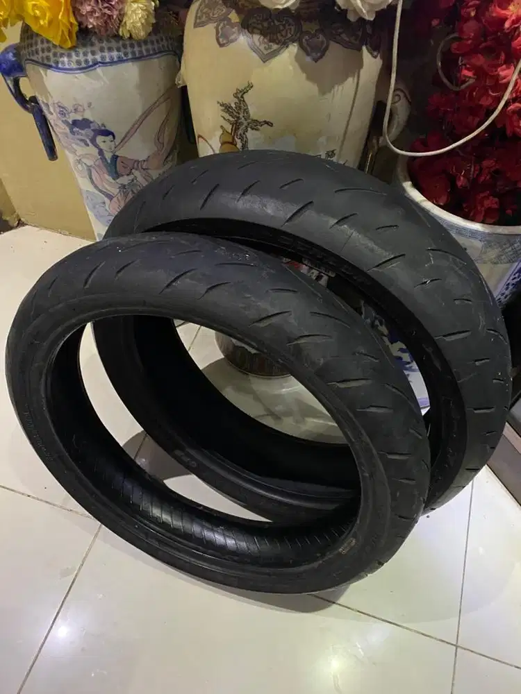 Ban Motor Dunlop Sportmax GPR 300 Murah
