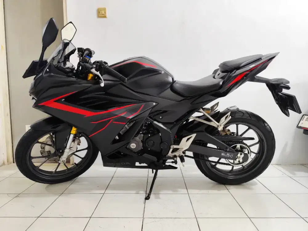 HONDA CBR 150R 2022 KM 9 RB AN MULUS ORI