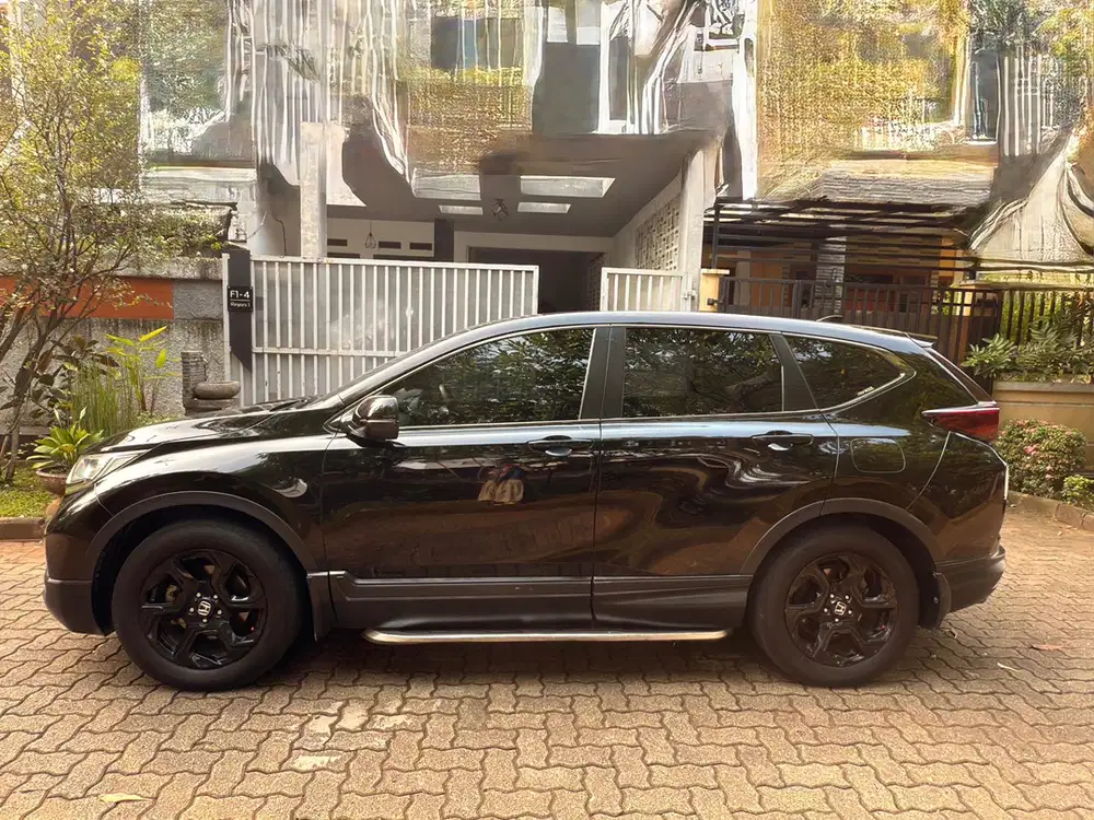 Honda CRV Turbo 1,5 AT Kondisi Istimewa