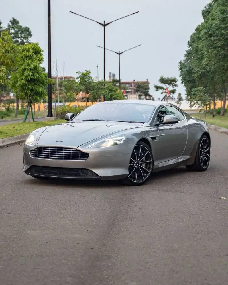 Aston Martin DB9 GT Bond Edition