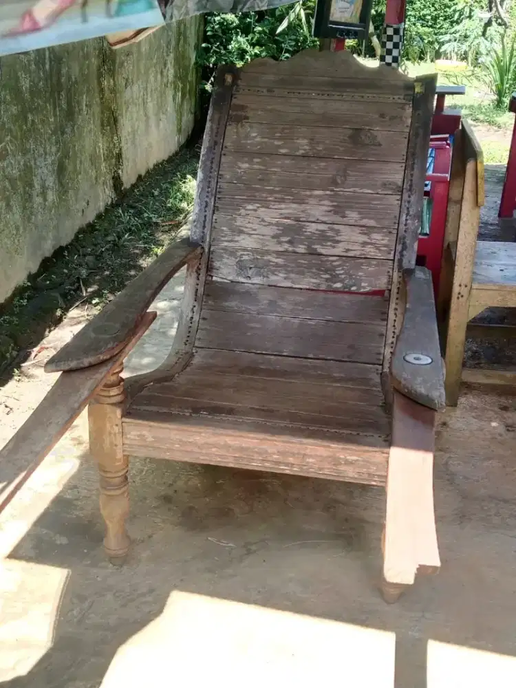 Kursi kayu jati