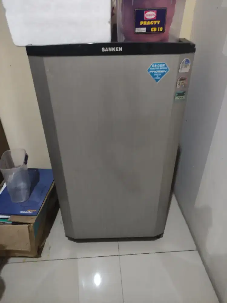 Di jual kulkas Sanken mati