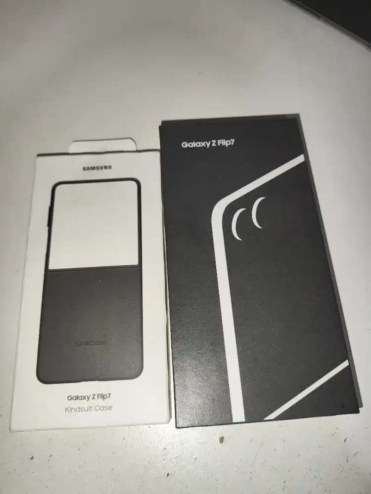 Samsung Z Flip 7 12GB/512GB Coral Red