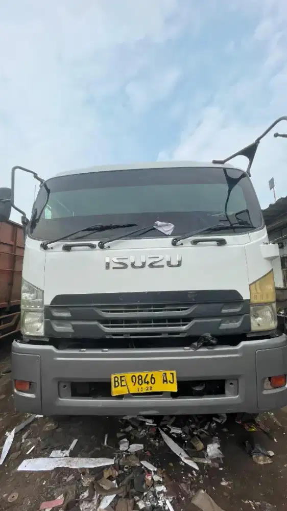 Isuzu FVM 240ps dobel 6 roda long panjang 7.8 m tahun 2018