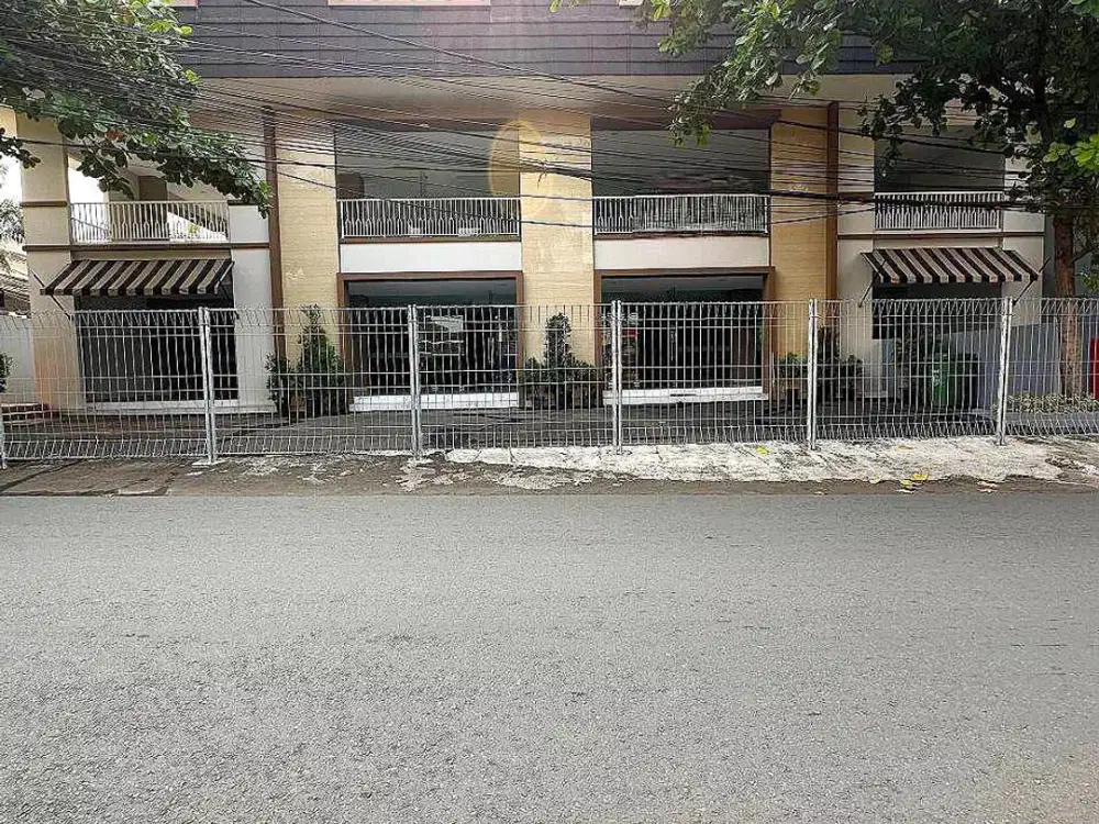 Rumah Premium Komersial 3 Lt Di Kalimalang Jantung Jakarta Timur Modern Minimalis Hoek di Main Road