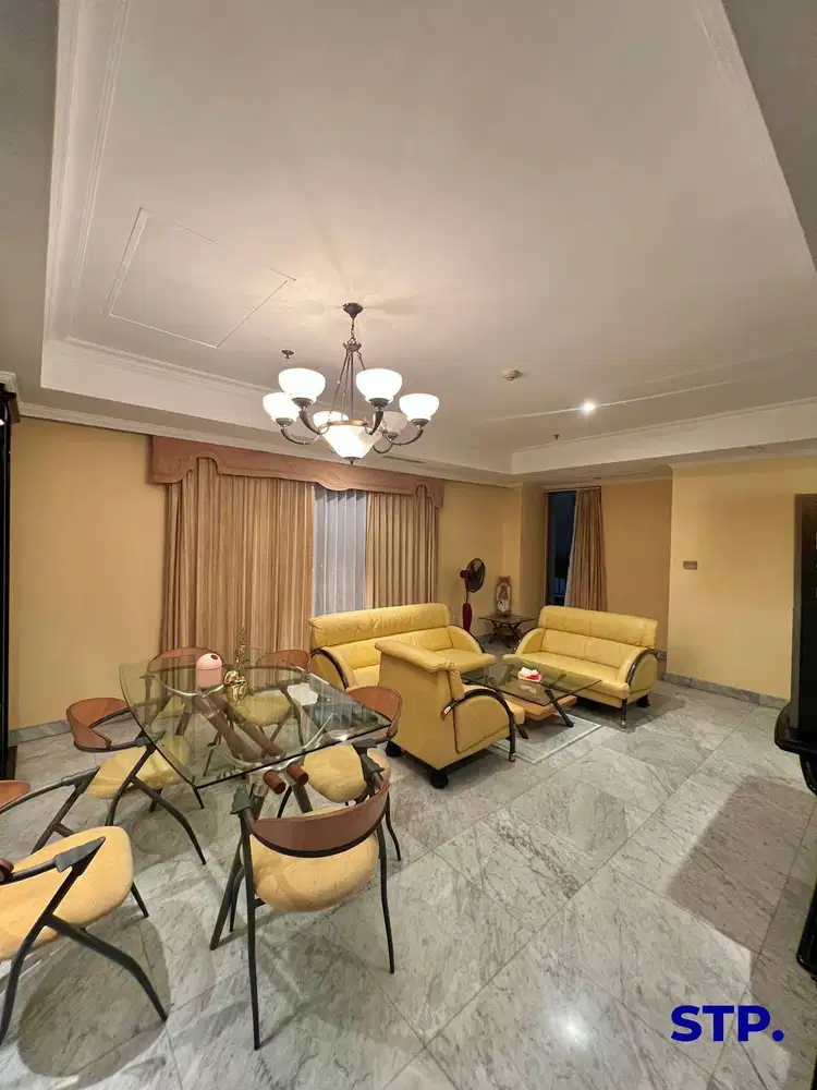 Disewakan, Kondominium Sheraton Tunjungan Plaza 3+1 bedroom Lantai 17