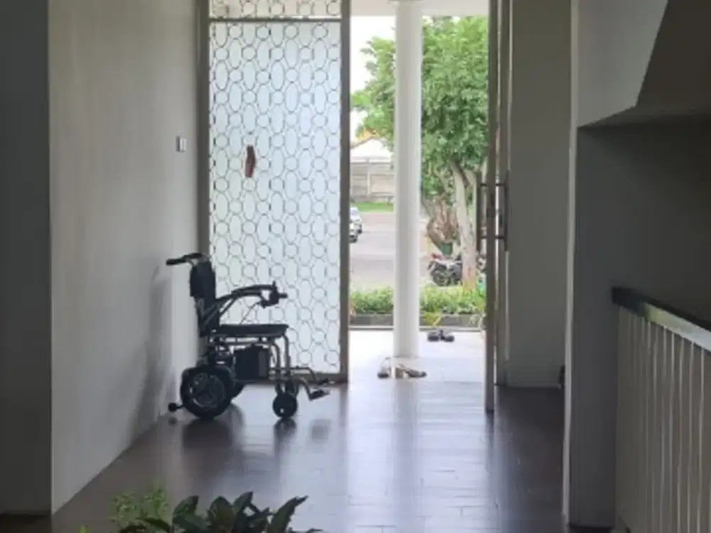 Rumah cantik Kebayoran Symphony Bintaro Jaya Sektor 7, semi furnished