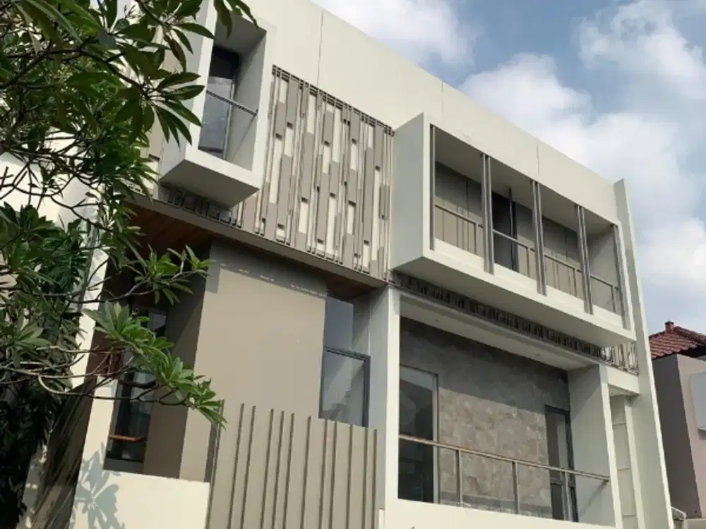 Rumah mewah di Puri Bintaro Jaya cantik ada kolam renang