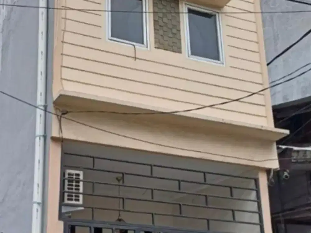 Rumah 3 lantai siap huni dan murah lokasi strategis di Jkt Pusat