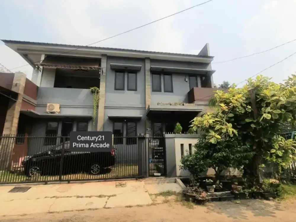 Rumah hook besar dan kokoh strategis dekat Stasiun