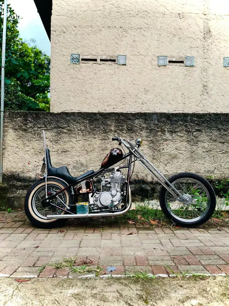 YAMAHA SR400 CHOPPER