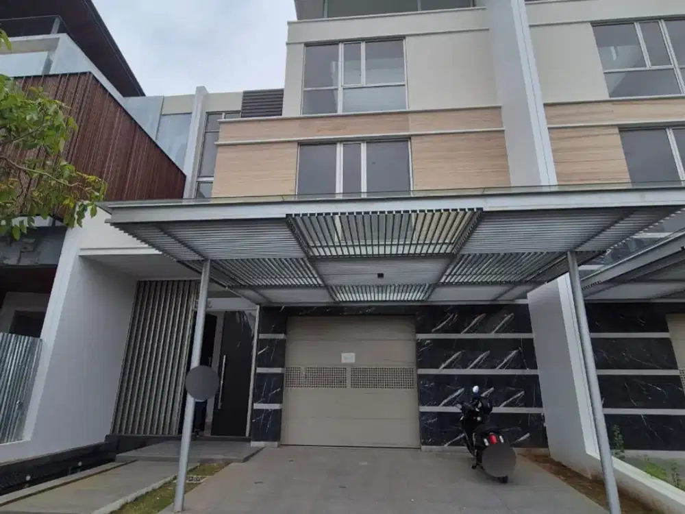 Rumah Pantai indah kapuk 10x35 ada pool+lift+ view golf TERMURAH
