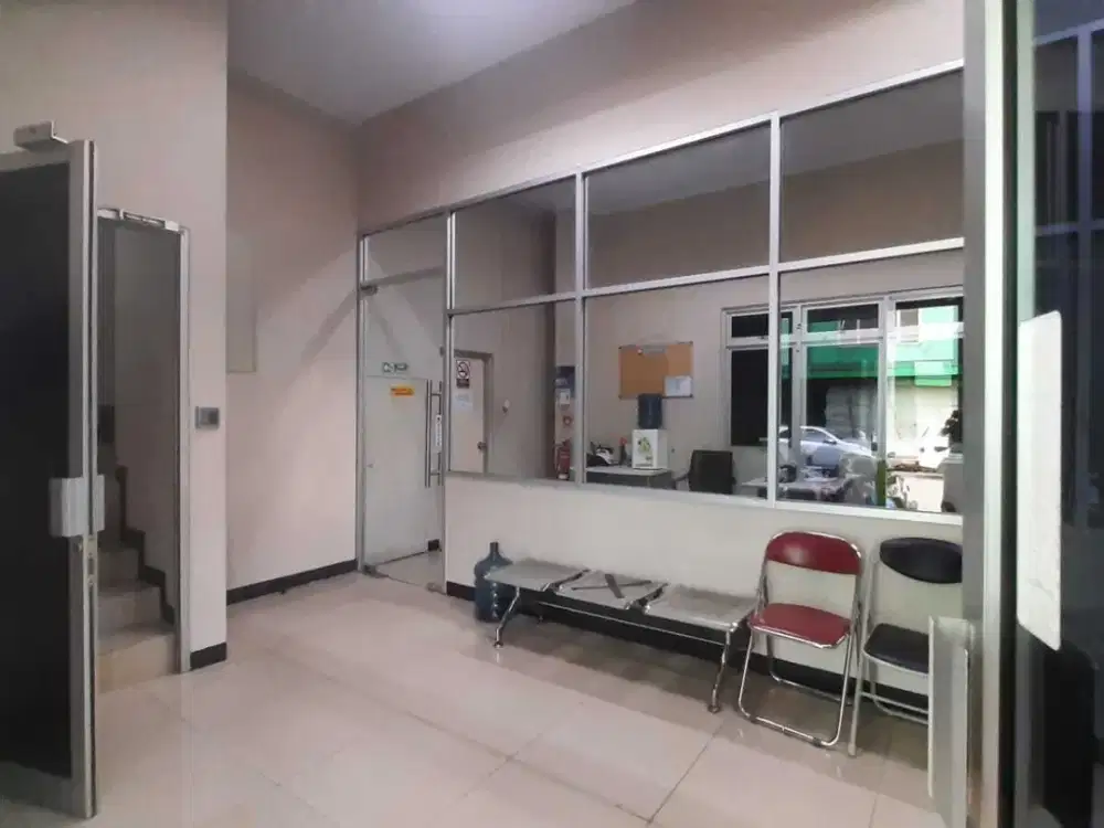 Disewakan Gudanag Daan Mogot  Luas 400m Ada Office Rapi
