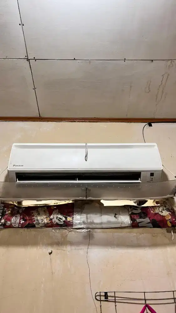 Dijual cepat ac daikin malaysia 3/4pk
