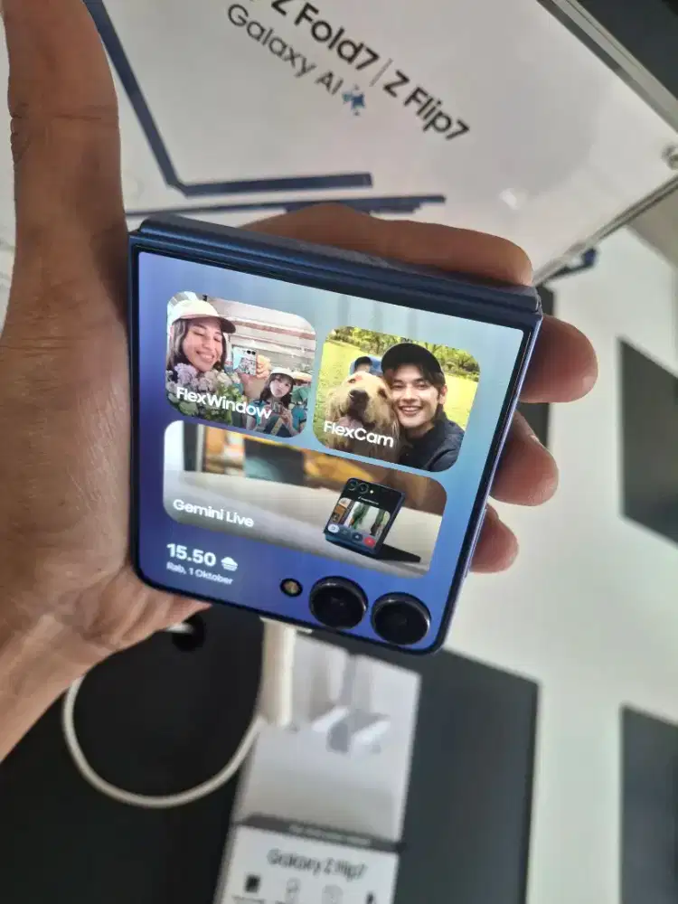 SAMSUNG Z FLIP7 5G BONUS BUDS 3 + ZPREMIERE 2 TAHUN DAN GOOGLE Ai PRO