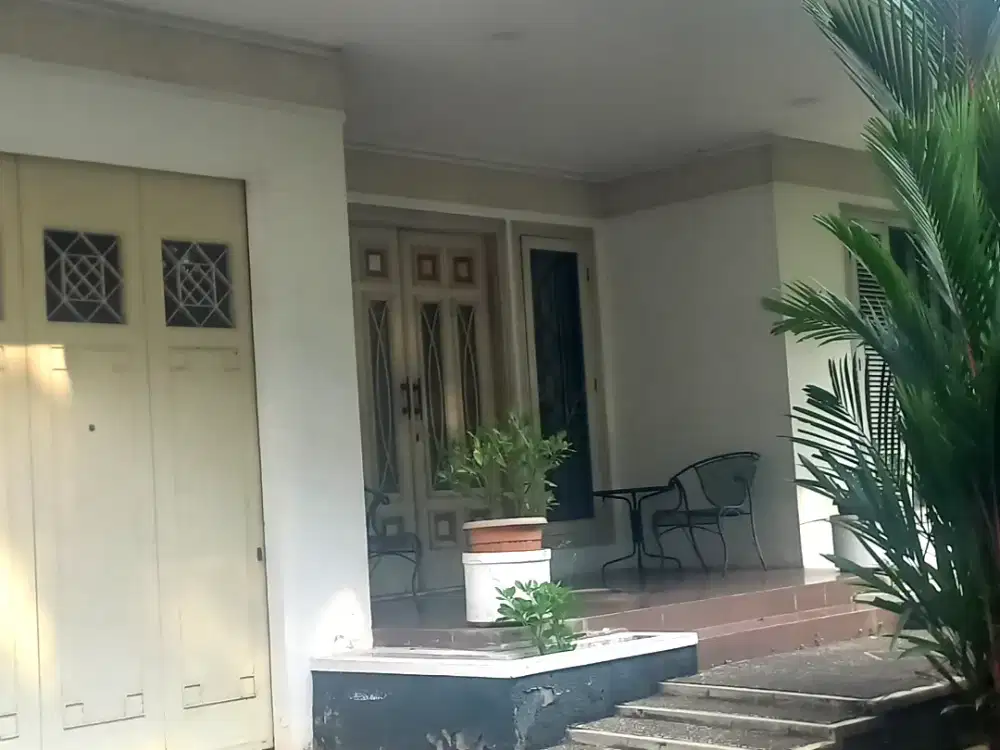 Rumah Hook 2 Lantai Semi Furnished Pulomas S8619