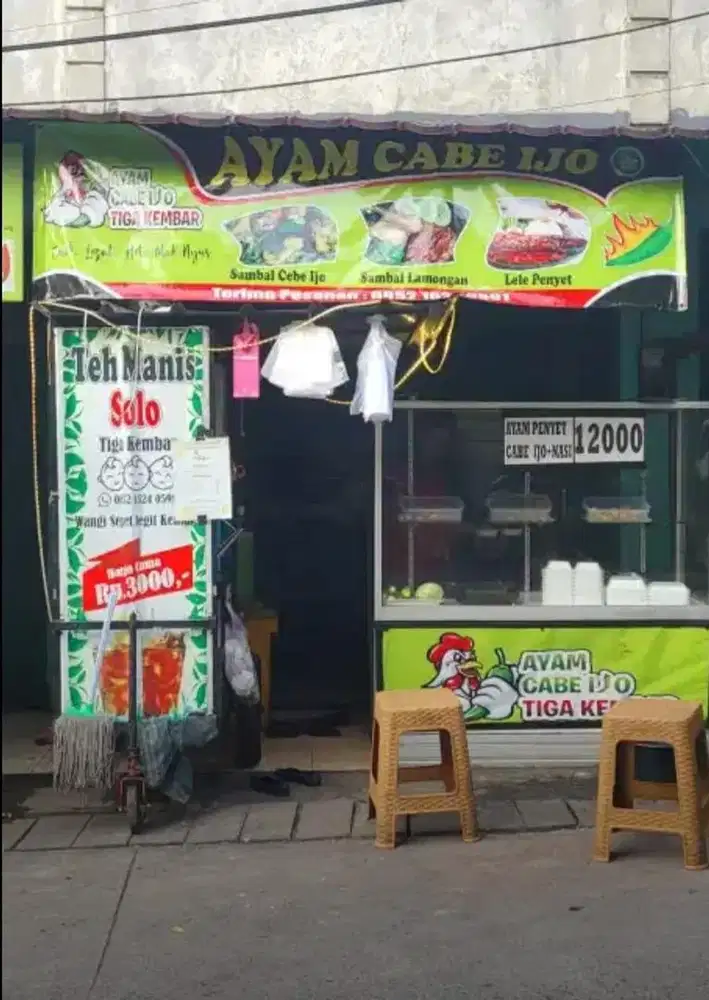 rmh makan aym penyet 3 kembar