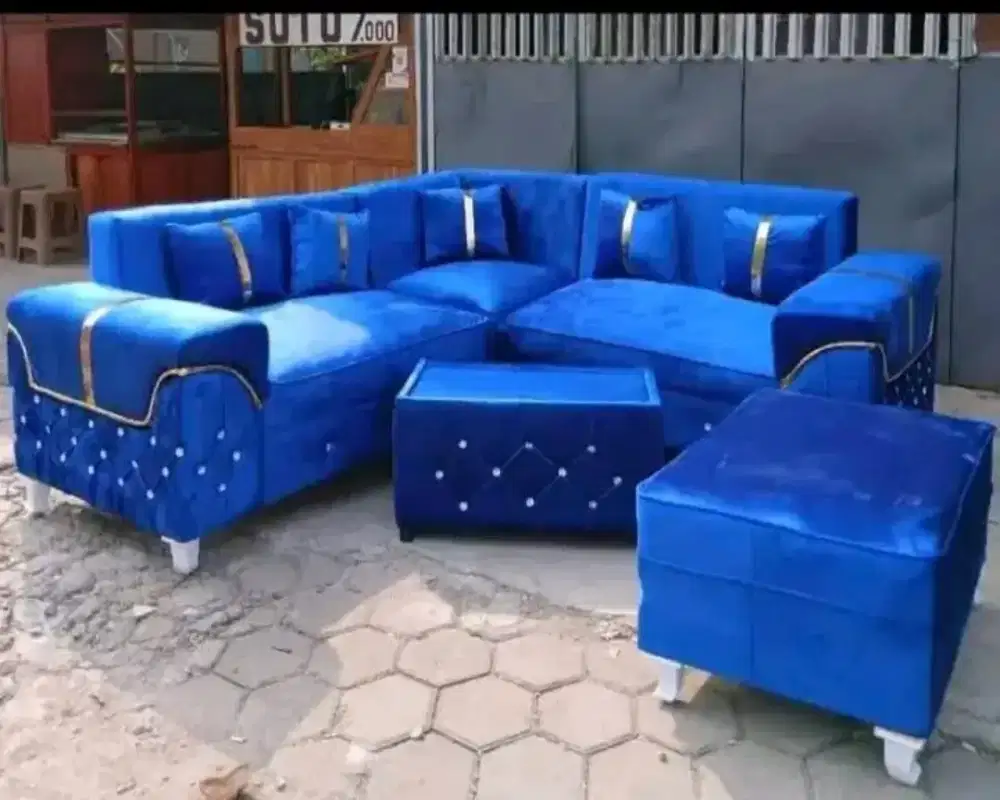 Sofa sudut mafaza
Smoke
