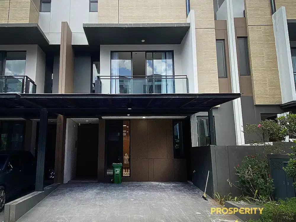 Rumah 3 Lantai Interior Cantik Furnish di Cluster Kiyomi The Zora BSD