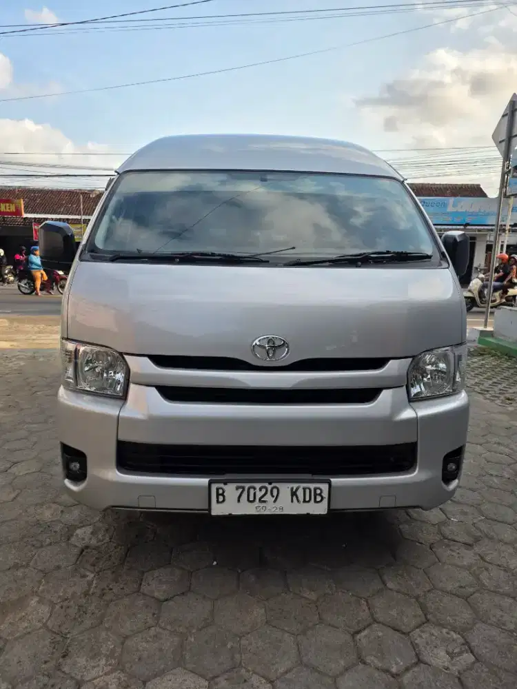 Hiace commuter tahu