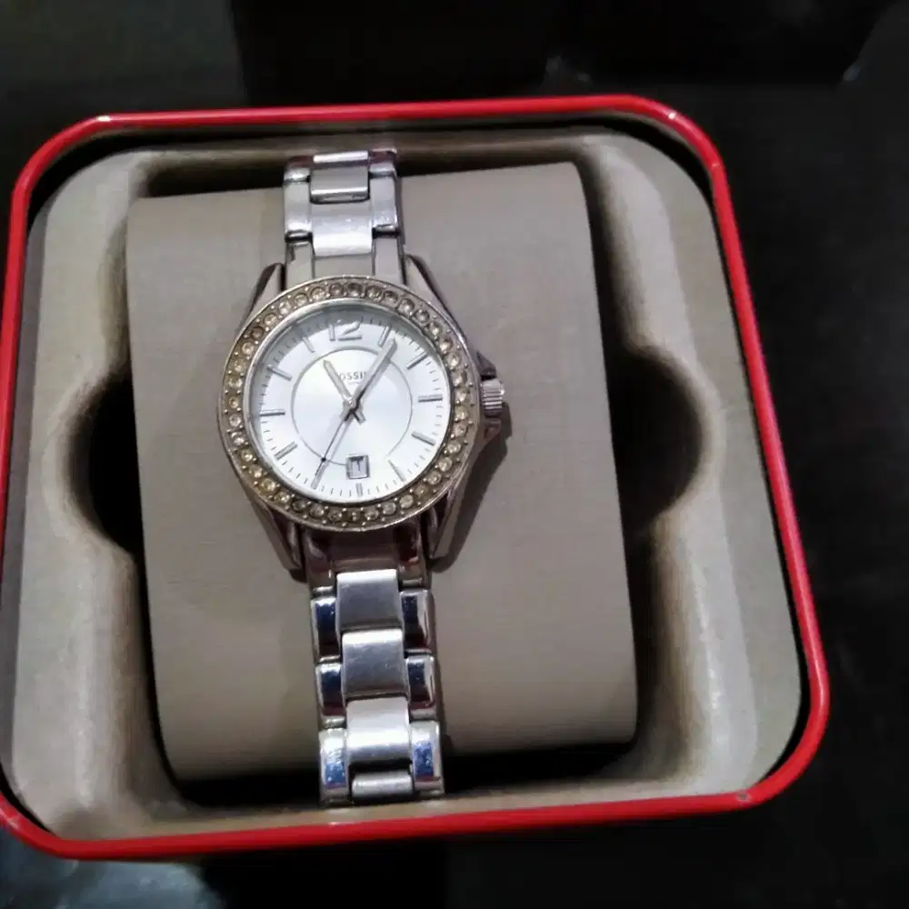Jam tangan wanita.fosil