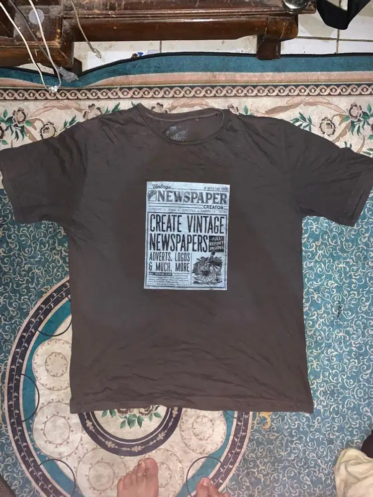 Kaos pria abu pendek