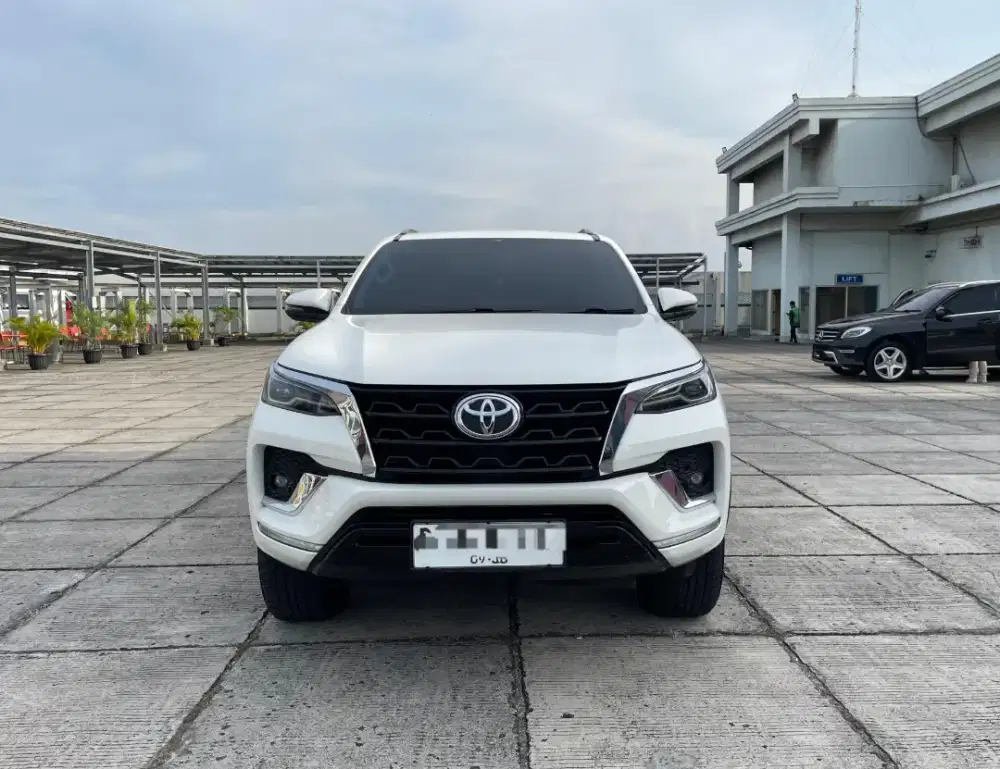 KM 20 rb. Toyota Fortuner VRZ 2.8 2022