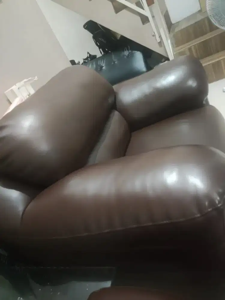 Dijual sofa kulit
