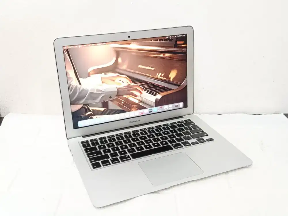 Macbook air 2017 (13-inch)

i5