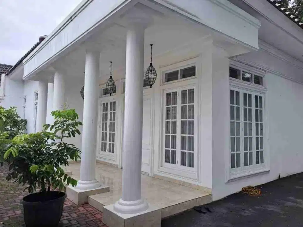 Rumah Mewah Di Tengah Kota Yogyakarta Area Njeron Beteng Dekat Malioboro, Alun Alun