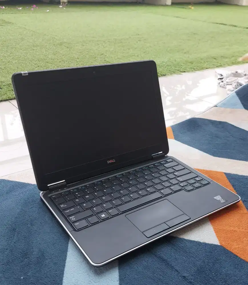 LAPTOP DELL LATITUDE 7240, i7 gen 4 ram 8GB SSD 256 GB, 13